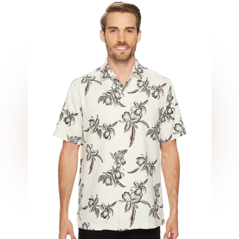 TOMMY BAHAMA Floral Iris Oasis Hawaiian Print Shirt In Coconut Cream